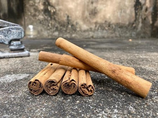 Ceylon cinnamon quills, grade C4