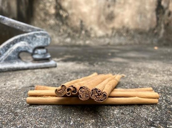 Ceylon cinnamon quills, grade C5 Special