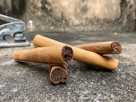 Ceylon cinnamon quills, grade H1