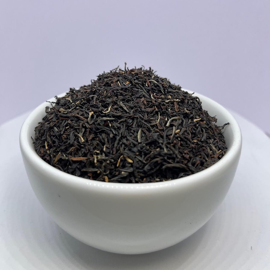 Bowl of Pure Ceylon Flowery Broken Orange Pekoe Fannings Special black tea (STD 670)